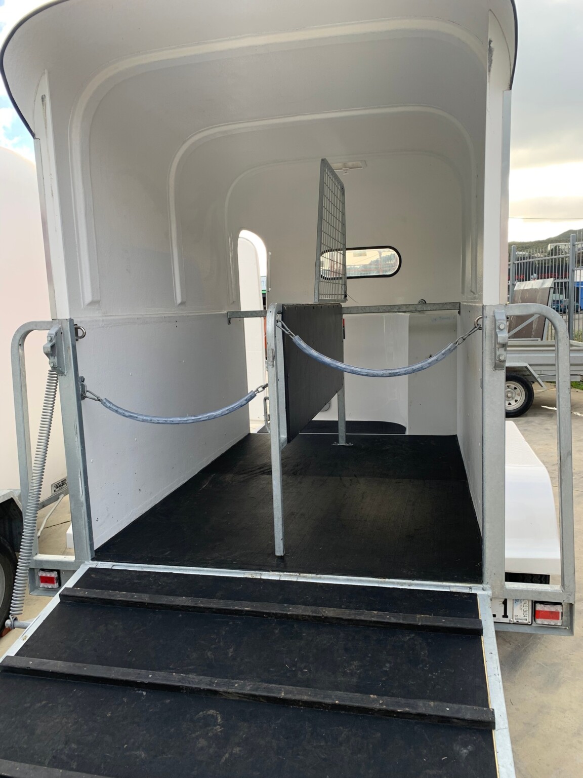 Horse Float Trailer – Tandem Axle – AM HIRE